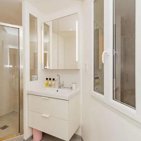 Bright And Cosy For Two Paris